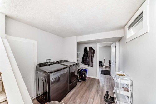 12 Rundleson Way Ne, Calgary, AB - Indoor Photo Showing Other Room