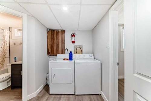 12 Rundleson Way Ne, Calgary, AB - Indoor Photo Showing Laundry Room