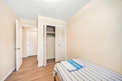 5051 Vantage Crescent Nw, Calgary, AB - Indoor Photo Showing Bedroom