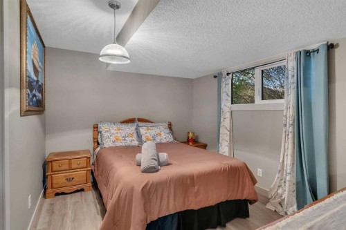 760 West Chestermere Drive, Chestermere, AB - Indoor Photo Showing Bedroom