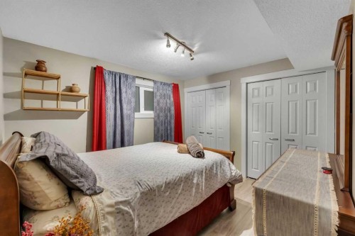 760 West Chestermere Drive, Chestermere, AB - Indoor Photo Showing Bedroom