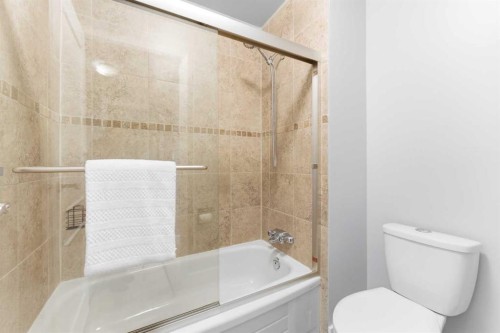 4-106 Grier Terrace Ne, Calgary, AB - Indoor Photo Showing Bathroom