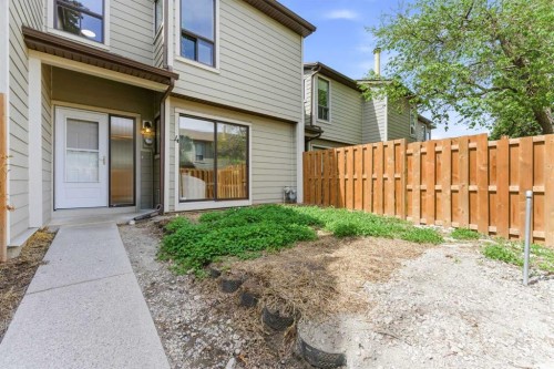 4-106 Grier Terrace Ne, Calgary, AB - Outdoor
