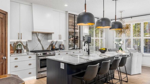 77 Everbrook Drive Sw, Calgary, AB - Indoor Photo Showing Kitchen With Upgraded Kitchen