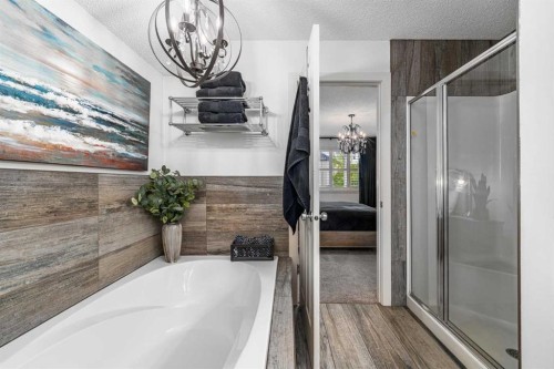 77 Everbrook Drive Sw, Calgary, AB - Indoor Photo Showing Bathroom
