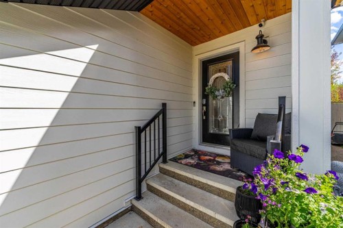 77 Everbrook Drive Sw, Calgary, AB - Outdoor With Exterior