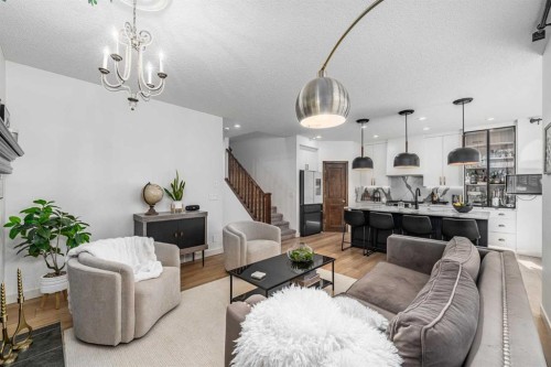77 Everbrook Drive Sw, Calgary, AB - Indoor Photo Showing Living Room
