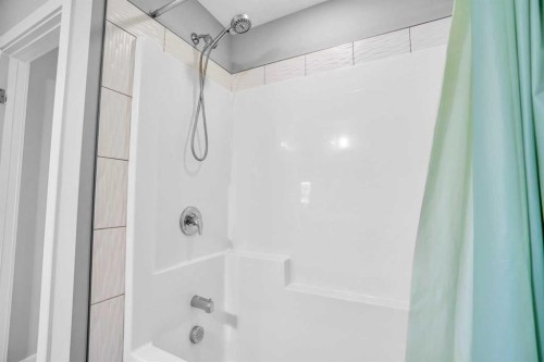 14 Evansfield Green Nw, Calgary, AB - Indoor Photo Showing Bathroom