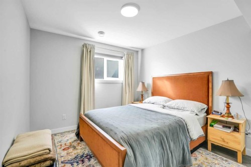 14 Evansfield Green Nw, Calgary, AB - Indoor Photo Showing Bedroom