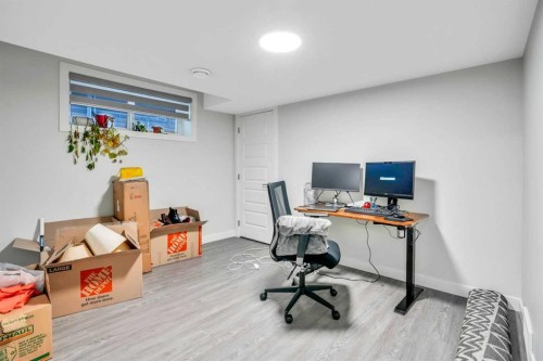 14 Evansfield Green Nw, Calgary, AB - Indoor Photo Showing Office