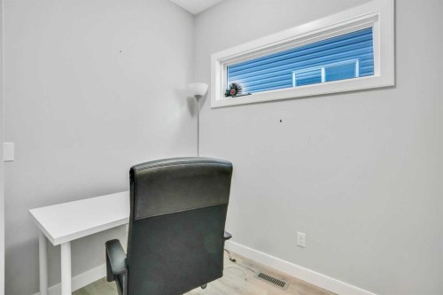 14 Evansfield Green Nw, Calgary, AB - Indoor Photo Showing Office