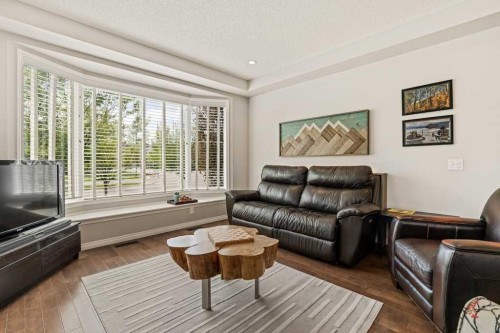 728 Windridge Road Sw, Airdrie, AB - Indoor Photo Showing Living Room