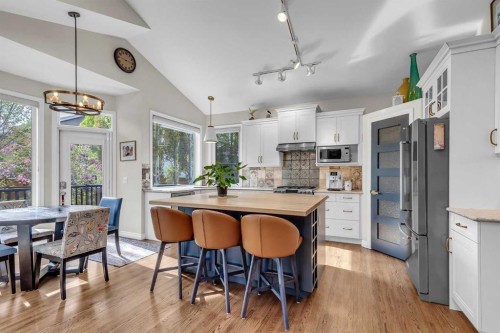 89 Douglasdale Crescent Se, Calgary, AB - Indoor