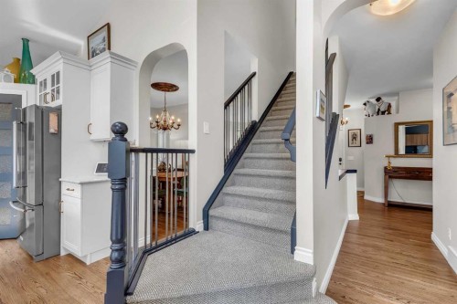 89 Douglasdale Crescent Se, Calgary, AB - Indoor Photo Showing Other Room