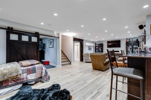 89 Douglasdale Crescent Se, Calgary, AB - Indoor