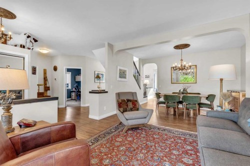 89 Douglasdale Crescent Se, Calgary, AB - Indoor Photo Showing Living Room
