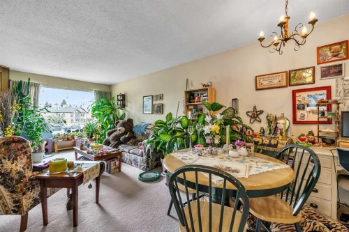 317 Templemont Place Ne, Calgary, AB - Indoor Photo Showing Dining Room
