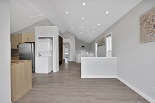 288 Saddlemead Road Ne, Calgary, AB - Indoor Photo Showing Kitchen