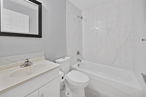 288 Saddlemead Road Ne, Calgary, AB - Indoor Photo Showing Bathroom