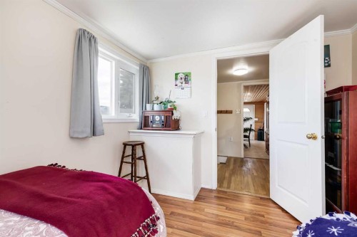 240 Big Hill Circle Se, Airdrie, AB - Indoor Photo Showing Bedroom