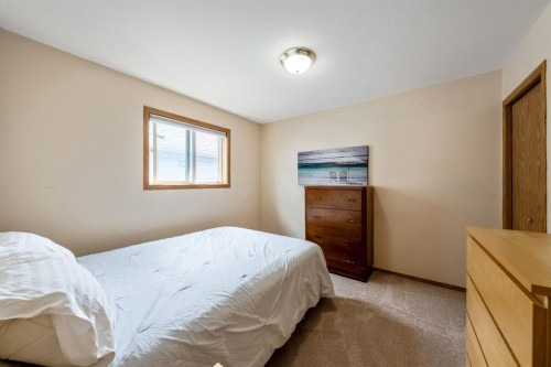 142 Coventry View Ne, Calgary, AB - Indoor Photo Showing Bedroom