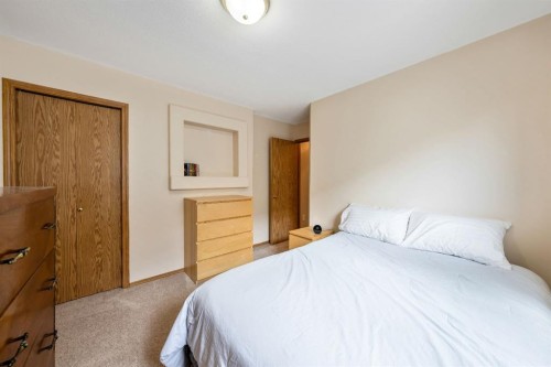 142 Coventry View Ne, Calgary, AB - Indoor Photo Showing Bedroom