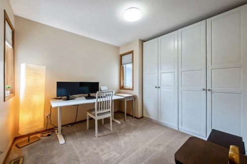 142 Coventry View Ne, Calgary, AB - Indoor Photo Showing Office