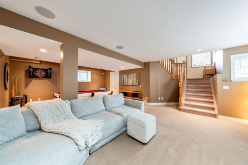 142 Coventry View Ne, Calgary, AB - Indoor Photo Showing Living Room