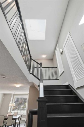 314 30 Avenue Ne, Calgary, AB - Indoor Photo Showing Other Room
