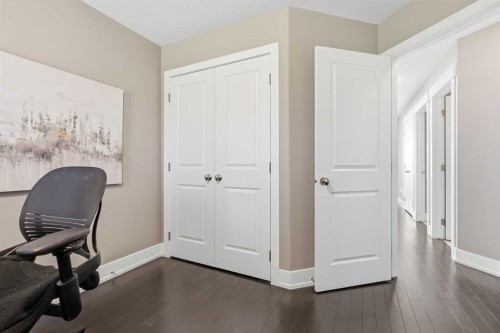 314 30 Avenue Ne, Calgary, AB - Indoor Photo Showing Other Room