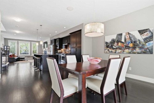 314 30 Avenue Ne, Calgary, AB - Indoor Photo Showing Dining Room