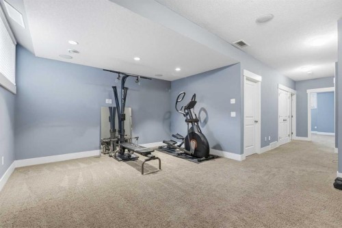 314 30 Avenue Ne, Calgary, AB - Indoor Photo Showing Gym Room
