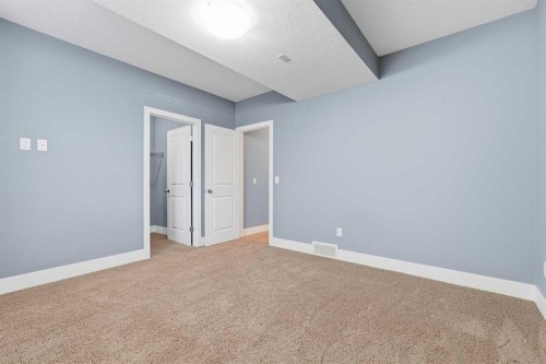 314 30 Avenue Ne, Calgary, AB - Indoor Photo Showing Other Room
