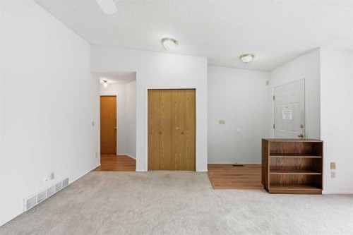 60 Rundlelawn Green Ne, Calgary, AB - Indoor Photo Showing Other Room