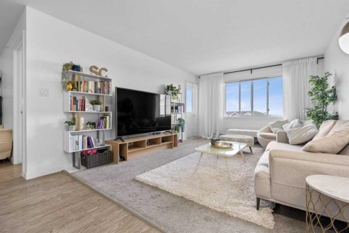 3402-181 Skyview Ranch Manor Ne, Calgary, AB - Indoor Photo Showing Living Room