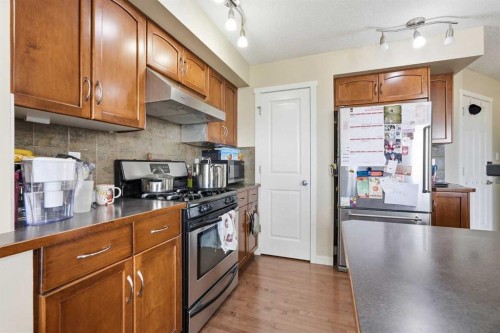 555 Panamount Boulevard, Calgary, AB - Indoor Photo Showing Kitchen