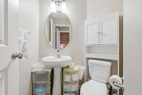 555 Panamount Boulevard, Calgary, AB - Indoor Photo Showing Bathroom