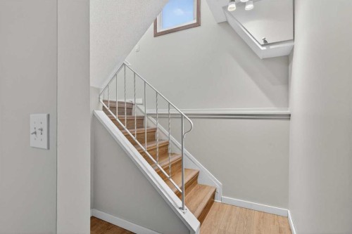 20-8544 48 Avenue Nw, Calgary, AB - Indoor Photo Showing Other Room