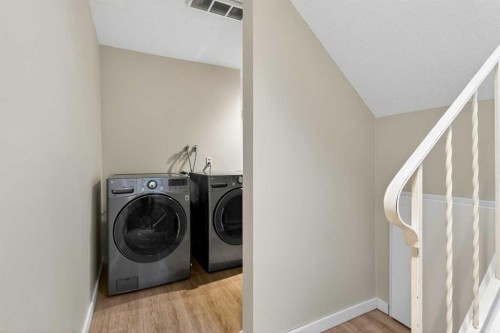 20-8544 48 Avenue Nw, Calgary, AB - Indoor Photo Showing Laundry Room