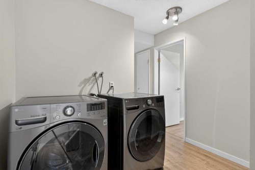 20-8544 48 Avenue Nw, Calgary, AB - Indoor Photo Showing Laundry Room