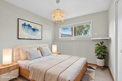 20-8544 48 Avenue Nw, Calgary, AB - Indoor Photo Showing Bedroom
