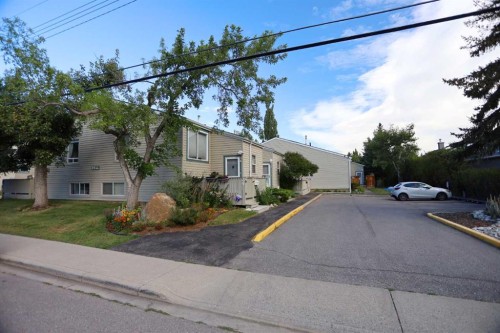 20-8544 48 Avenue Nw, Calgary, AB - Outdoor