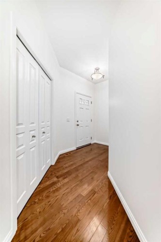 27 Aspen Hills Close Sw, Calgary, AB - Indoor Photo Showing Other Room