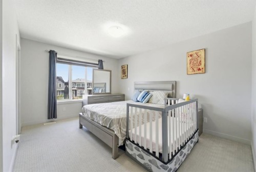 9060 52 Street Ne, Calgary, AB - Indoor Photo Showing Bedroom