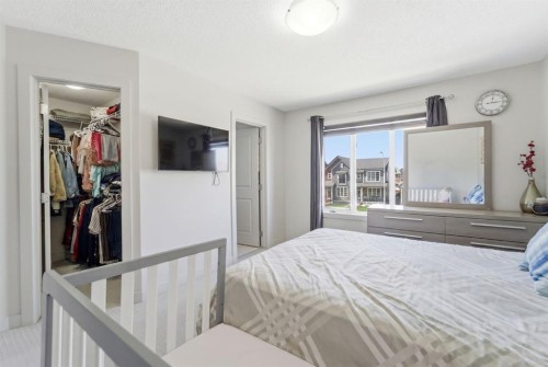 9060 52 Street Ne, Calgary, AB - Indoor Photo Showing Bedroom
