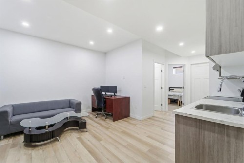 9060 52 Street Ne, Calgary, AB - Indoor