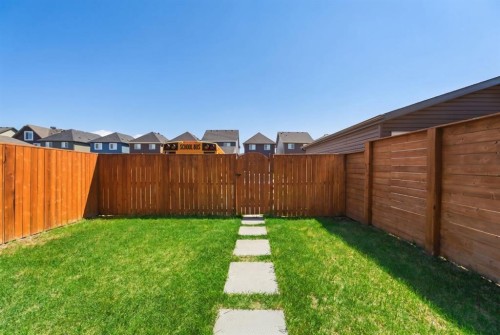 9060 52 Street Ne, Calgary, AB - Outdoor