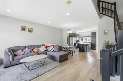 9060 52 Street Ne, Calgary, AB - Indoor Photo Showing Living Room