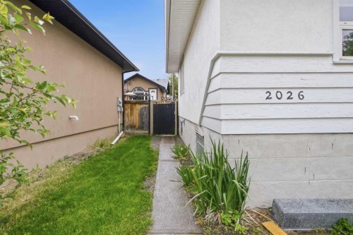 2026 27 Street Se, Calgary, AB 