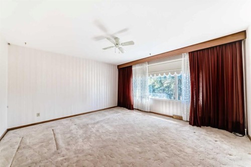 54 Fullerton Road Se, Calgary, AB - Indoor Photo Showing Other Room